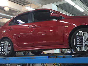 Сход-развал Mitsubishi Lancer: фото работ автосервиса ДжапСервис в Москве №1 Сход-развал Mitsubishi Lancer: фото работ автосервиса ДжапСервис в Москве №1