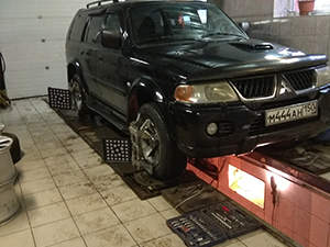 Сход-развал Mitsubishi Pajero: фото работ автосервиса ДжапСервис в Москве №2 Сход-развал Mitsubishi Pajero: фото работ автосервиса ДжапСервис в Москве №2