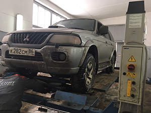 Сход-развал Mitsubishi Pajero: фото работ автосервиса ДжапСервис в Москве №1 Сход-развал Mitsubishi Pajero: фото работ автосервиса ДжапСервис в Москве №1