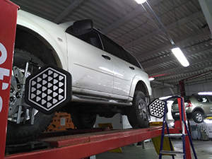 Сход-развал Mitsubishi Pajero Sport: фото работ автосервиса ДжапСервис в Москве №1 Сход-развал Mitsubishi Pajero Sport: фото работ автосервиса ДжапСервис в Москве №1