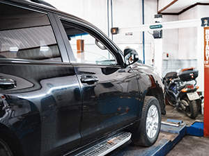 Сход-развал Toyota Land Cruiser: фото работ автосервиса ДжапСервис в Москве №1 Сход-развал Toyota Land Cruiser: фото работ автосервиса ДжапСервис в Москве №1